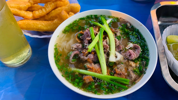 Khuya ăn gì ở Hà Nội? Gợi ý món ăn đêm ngon & dễ tìm