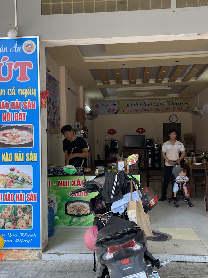 Quán Ăn ÚT Cháo Hải Sản Nồi Đất
