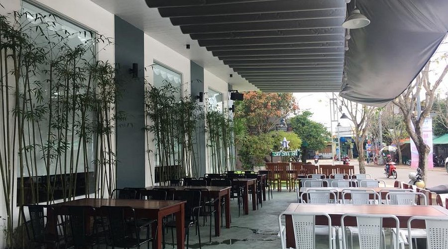 Nhà Hàng Light Star