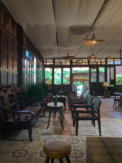 Tiệm cà phê sen đá cố đô