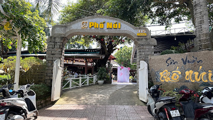 Nhà Hàng Phố Núi