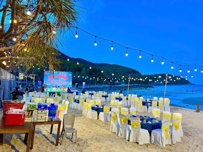 Nhà Hàng Hải Sản Rạng Đông - Eo Gió Bãi Dài