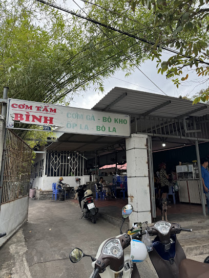 Cơm Tấm - gà Bình