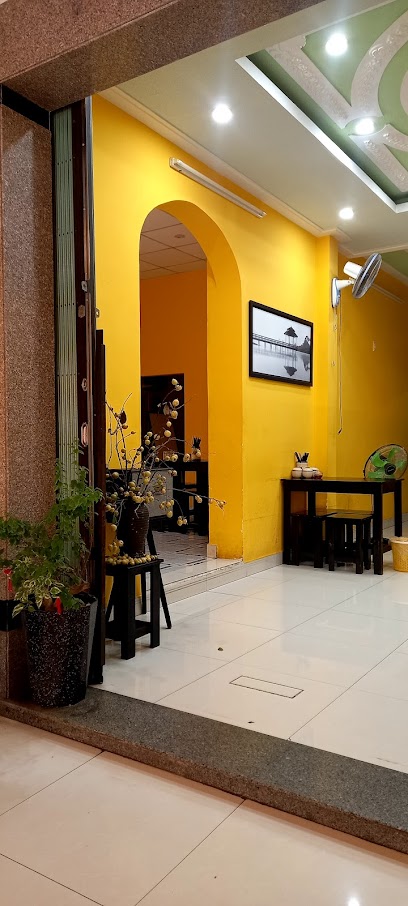 Tiệm Ăn Hoàng Ngân - Mì Quảng - Món Miền Trung