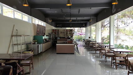 Nhà hàng Hầm rượu 1/5