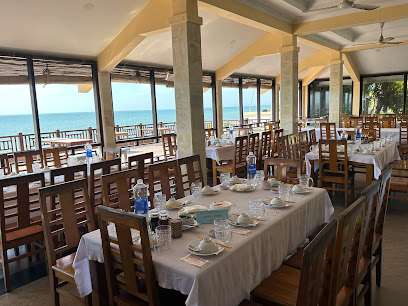 Nhà Hàng Cây Bàng