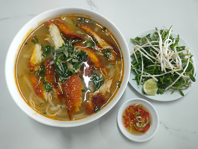 BÁNH CANH CÁ LÓC CƯỜNG ĐÔLA (CHẢ CÁ)