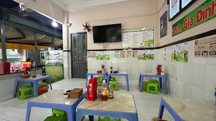 Bánh Căn Đà Lạt Cô Quỳnh