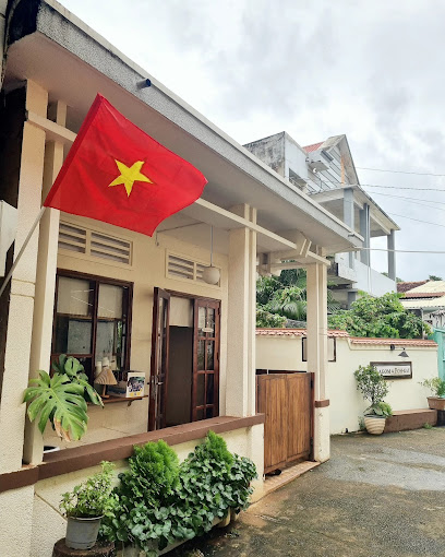 Lagom Coffee and Poh-kay