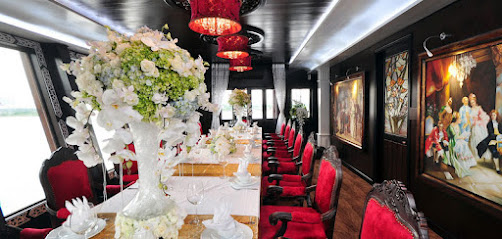 Elisa Floating Restaurant