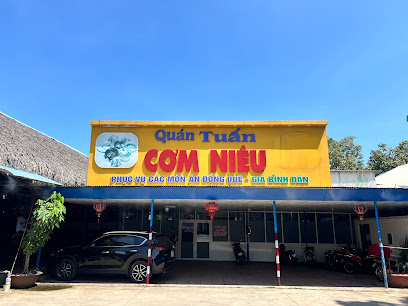 Quán cơm niêu Tuấn