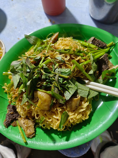 Khu ăn vặt Cao Thắng - Bàn Cờ