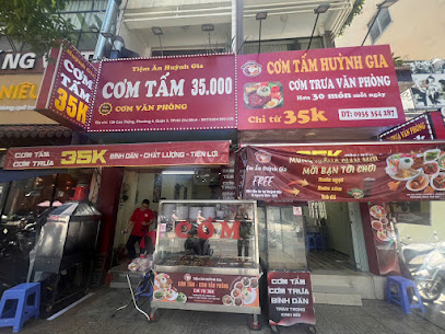 Tiệm ăn Huỳnh Gia: Cơm tấm – Cơm Văn phòng