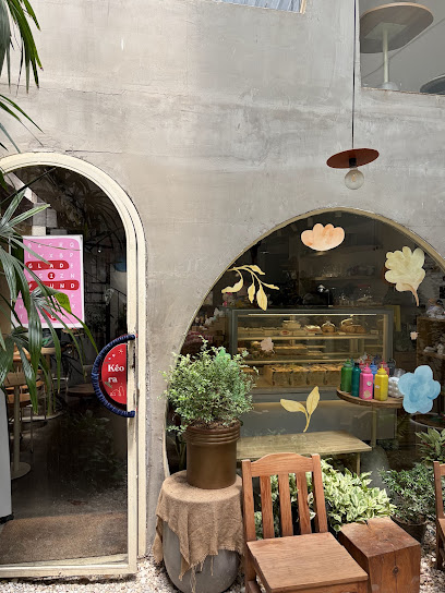 September Saigon Cafe & Cake