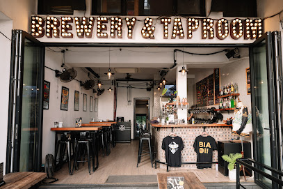 7 Bridges Brewing Co. Hanoi Taproom