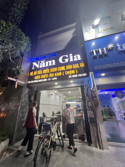 Quán Ăn Năm Gia