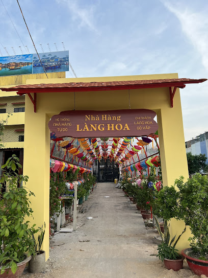 Nhà Hàng Làng Hoa