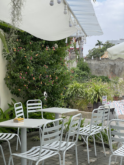 Kapeik Café