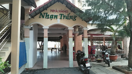 Nhà Hàng Nhạn Trắng